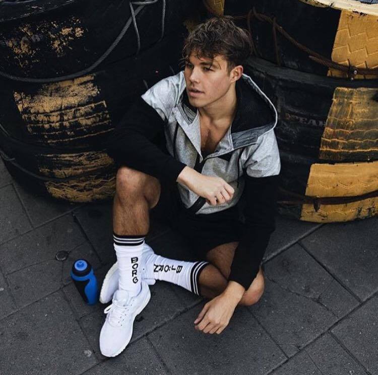 12966343-1703833003237465-1790501344-n